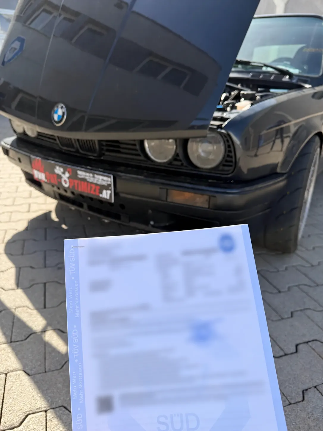 BMW mit unleserlichem TÜV-Bericht-2